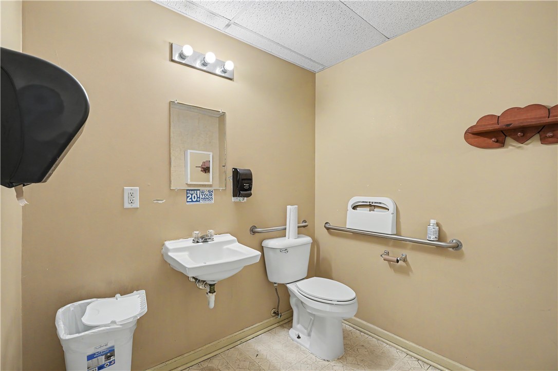 1706 Warrington Avenue Property Photo 29