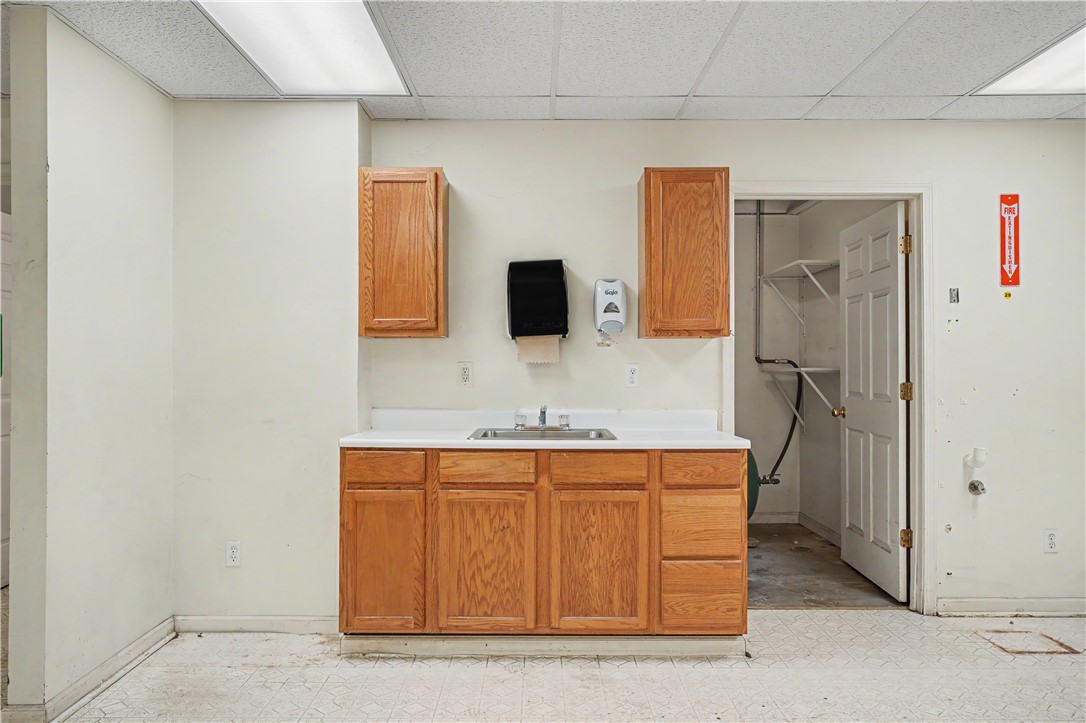 1706 Warrington Avenue Property Photo 32