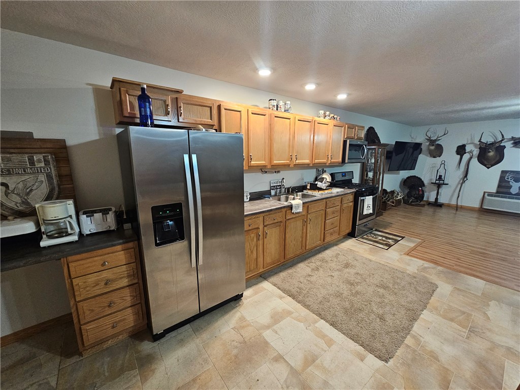 - 1100 N Road Property Photo 11
