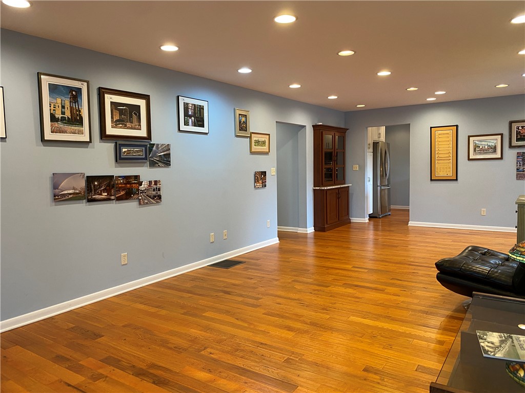 856 11th Street Property Photo 3