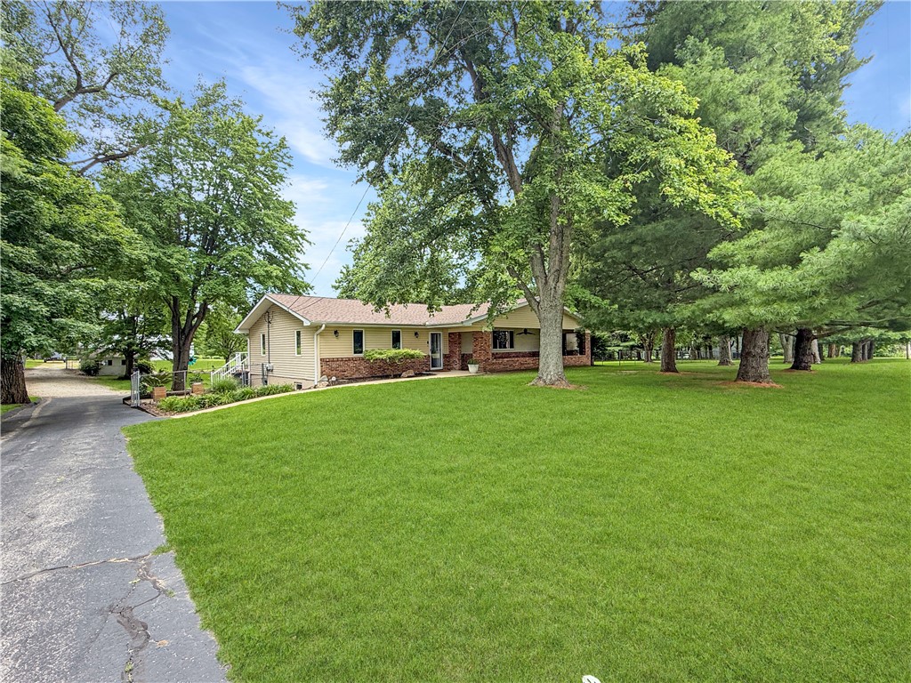1265 W Ash Avenue Property Photo 1