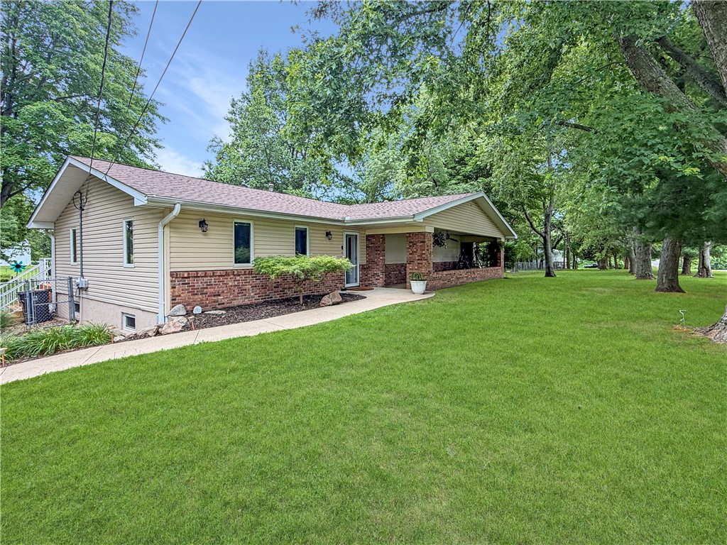 1265 W Ash Avenue Property Photo 2