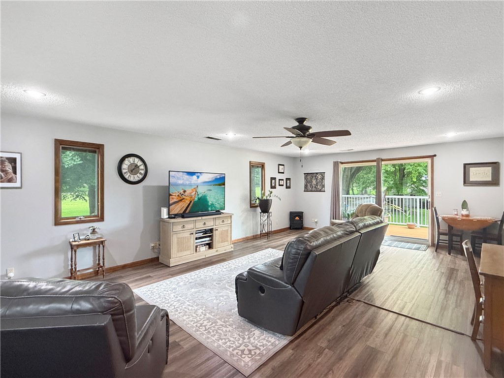 1265 W Ash Avenue Property Photo 6