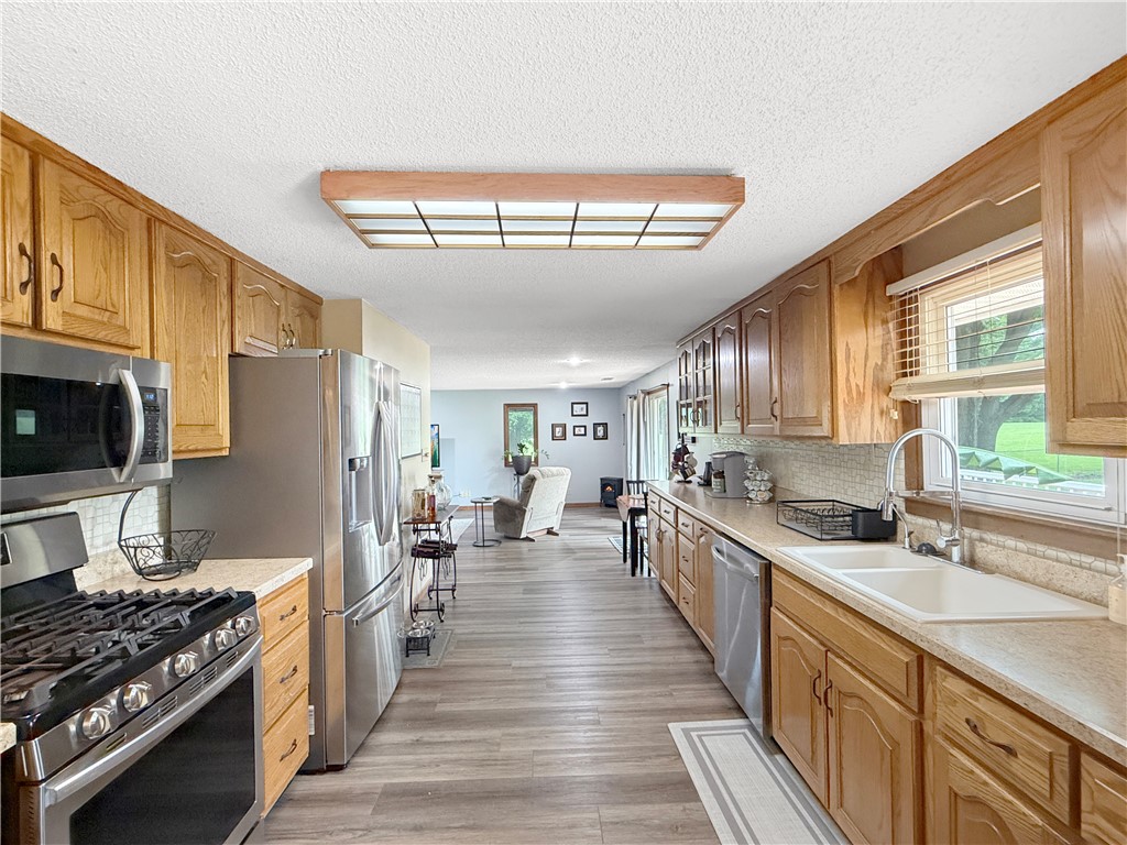 1265 W Ash Avenue Property Photo 7