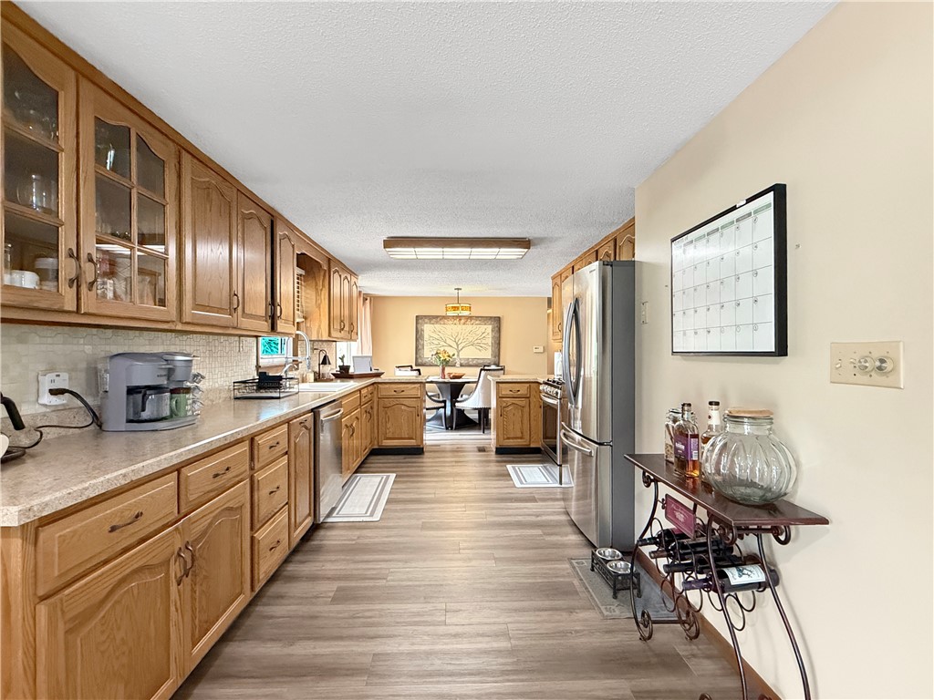 1265 W Ash Avenue Property Photo 8