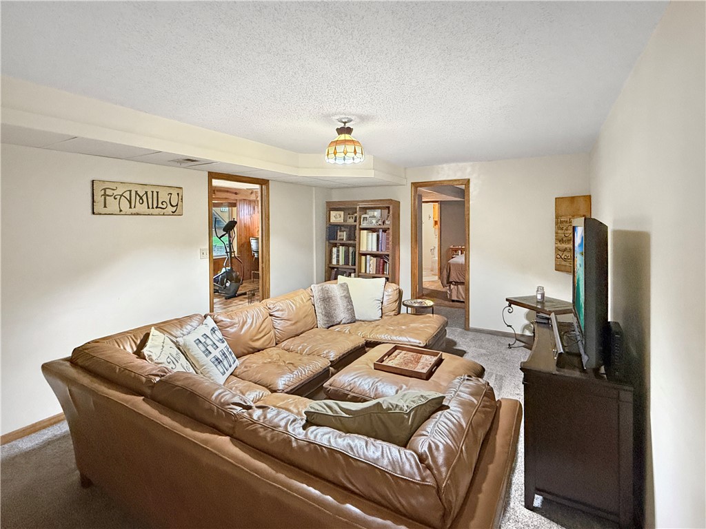 1265 W Ash Avenue Property Photo 18