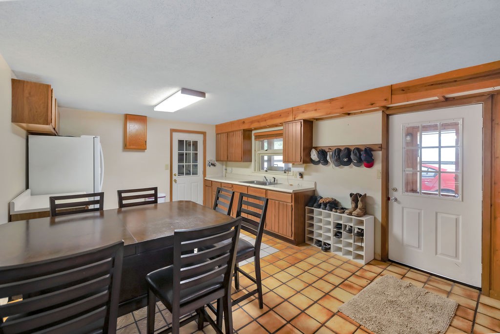 1265 W Ash Avenue Property Photo 19