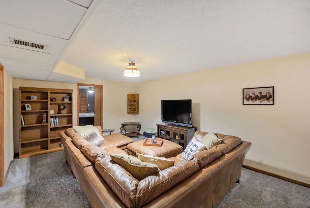 1265 W Ash Avenue Property Photo 23