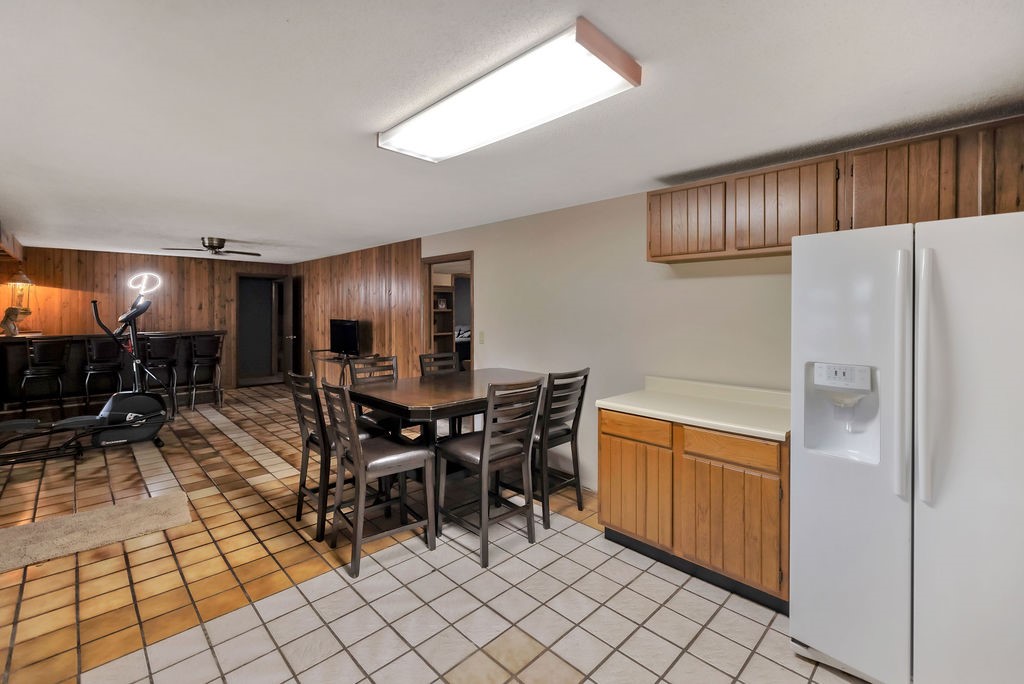 1265 W Ash Avenue Property Photo 28