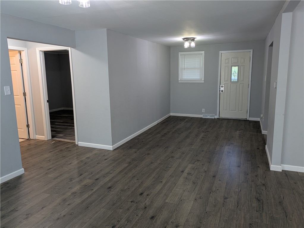 404 E Madison Street Property Photo 3