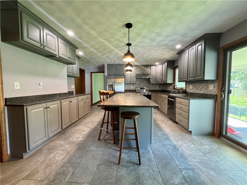 405 Price Avenue Property Photo 2