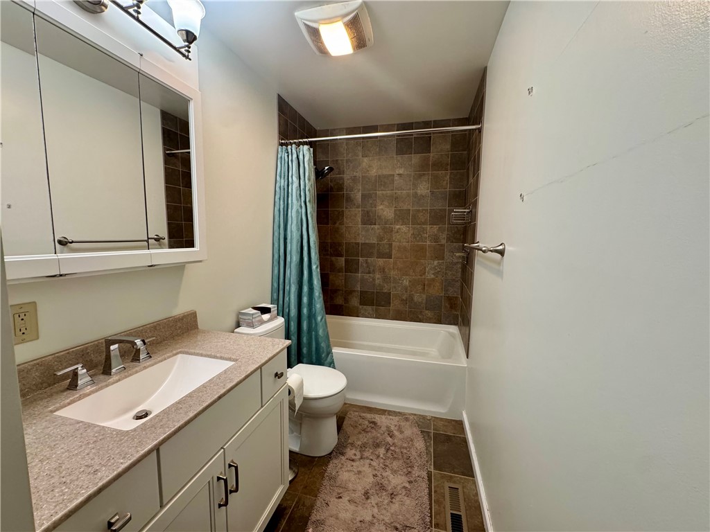 405 Price Avenue Property Photo 6