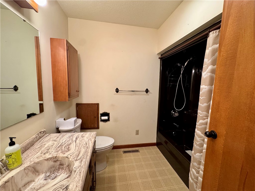 405 Price Avenue Property Photo 14