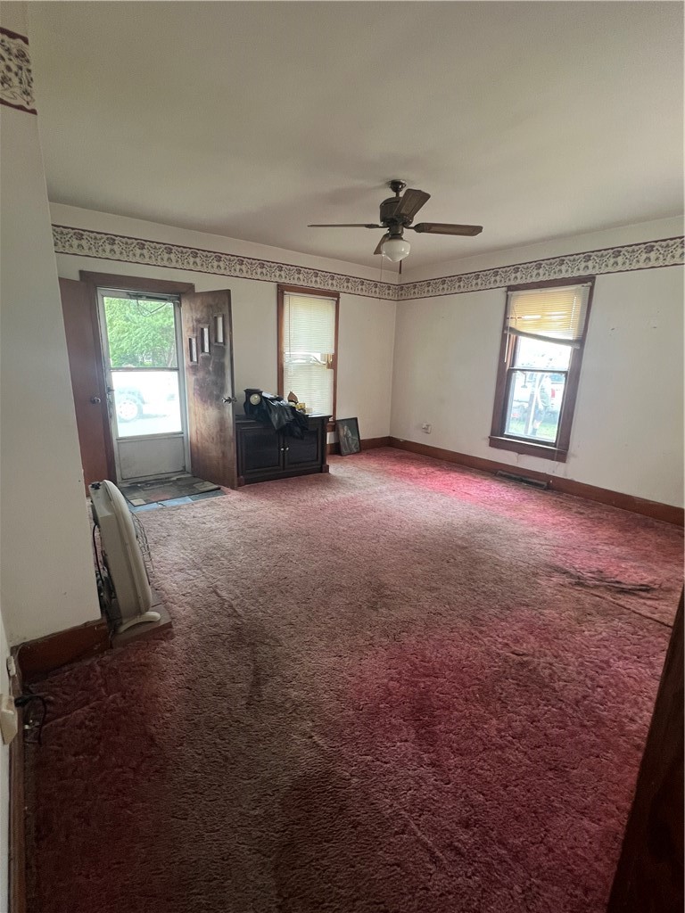 207 N Steele Street Property Photo 9
