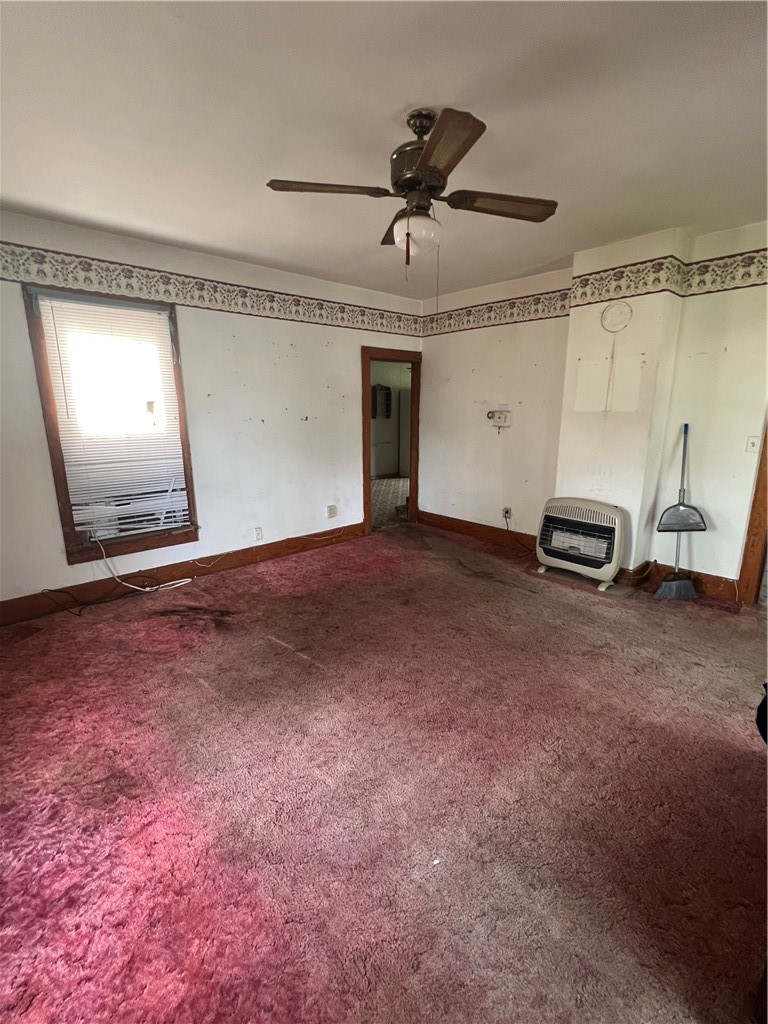 207 N Steele Street Property Photo 10
