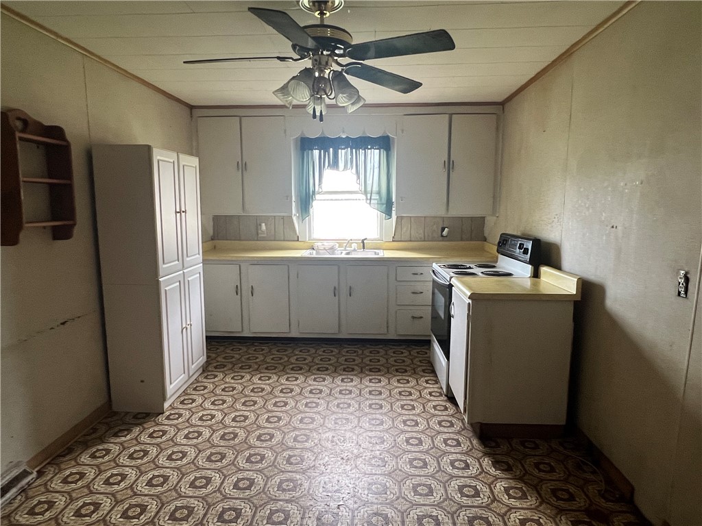 207 N Steele Street Property Photo 11