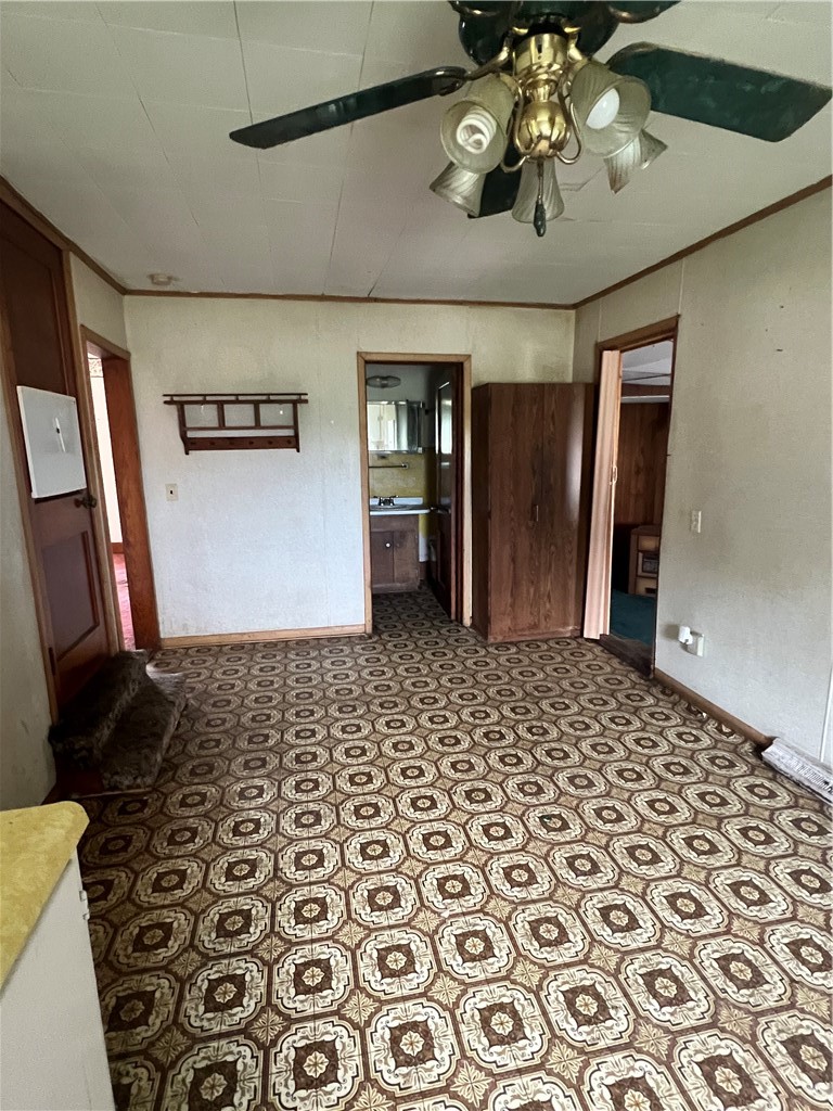 207 N Steele Street Property Photo 12