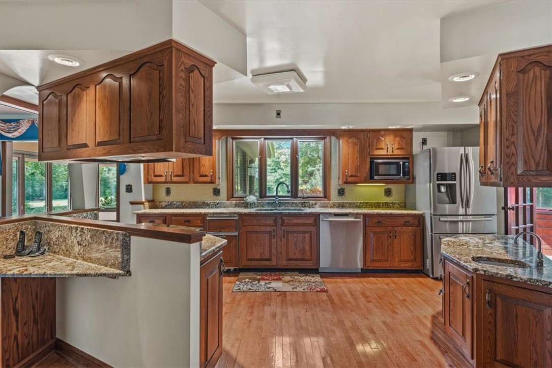 907 S Chestnut Street Property Photo 4