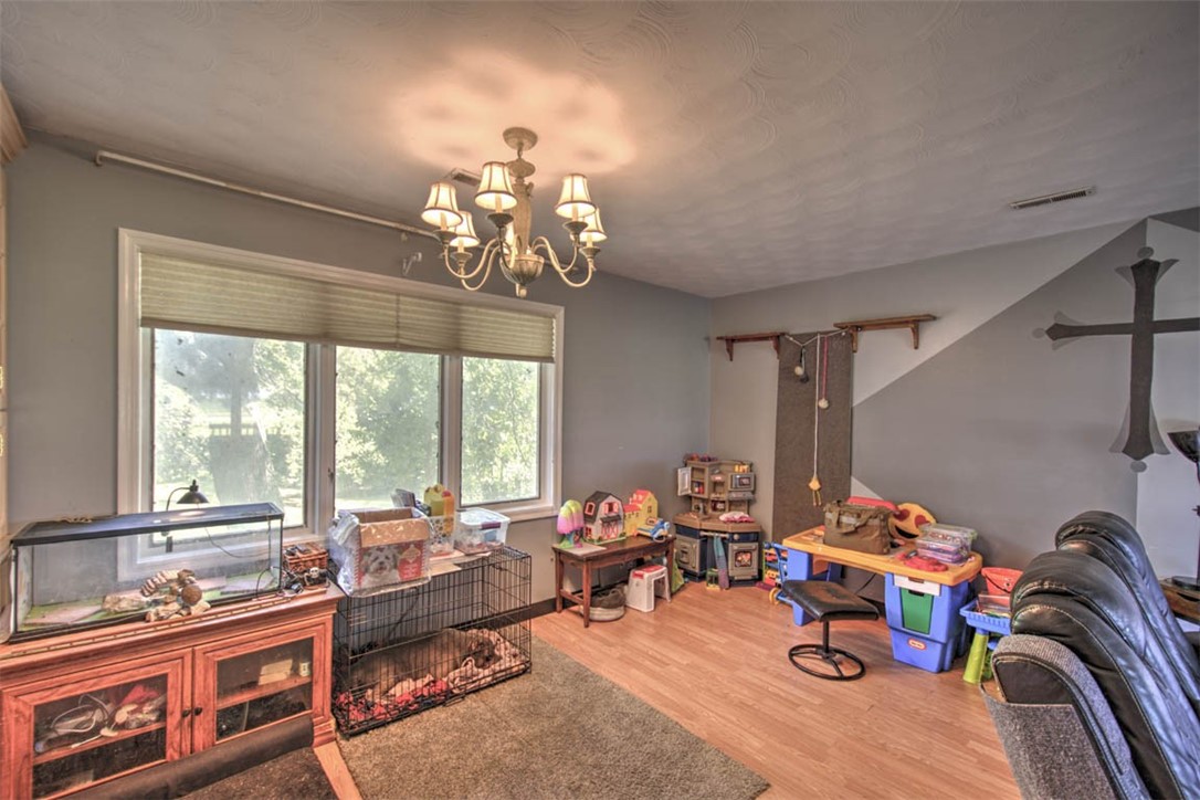 915 E 2700 North Road Property Photo 6