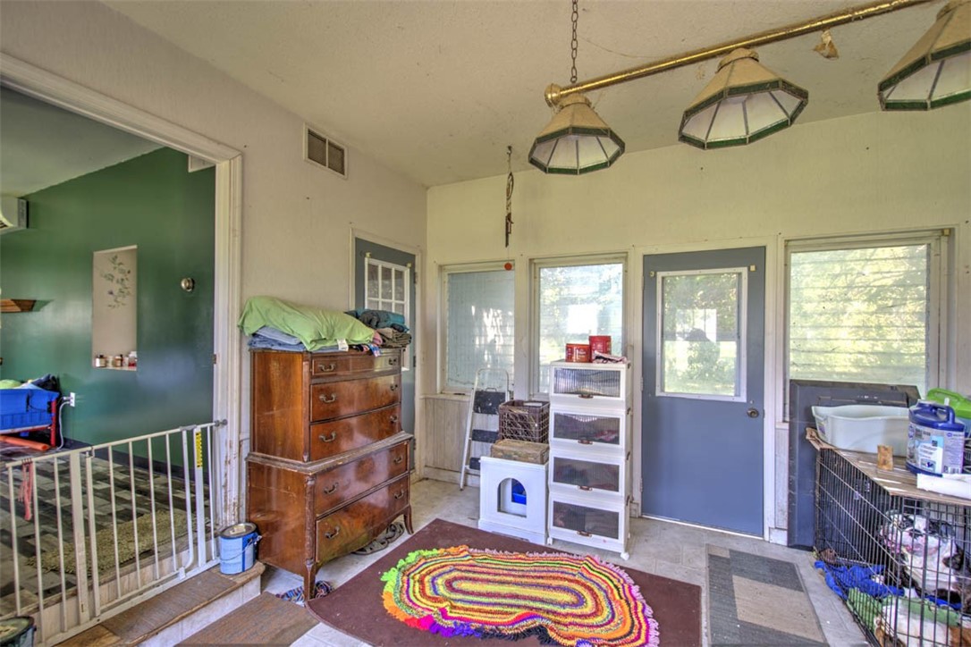 915 E 2700 North Road Property Photo 16