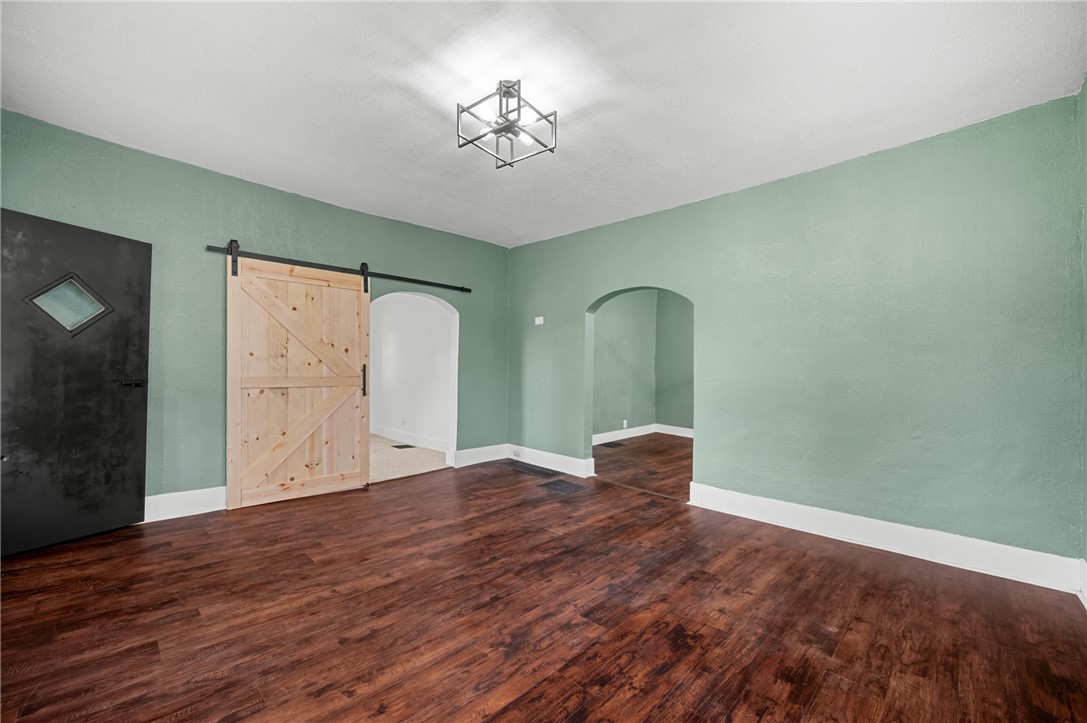 306 E Madison Street Property Photo 2