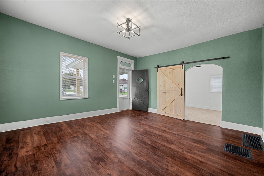 306 E Madison Street Property Photo 4