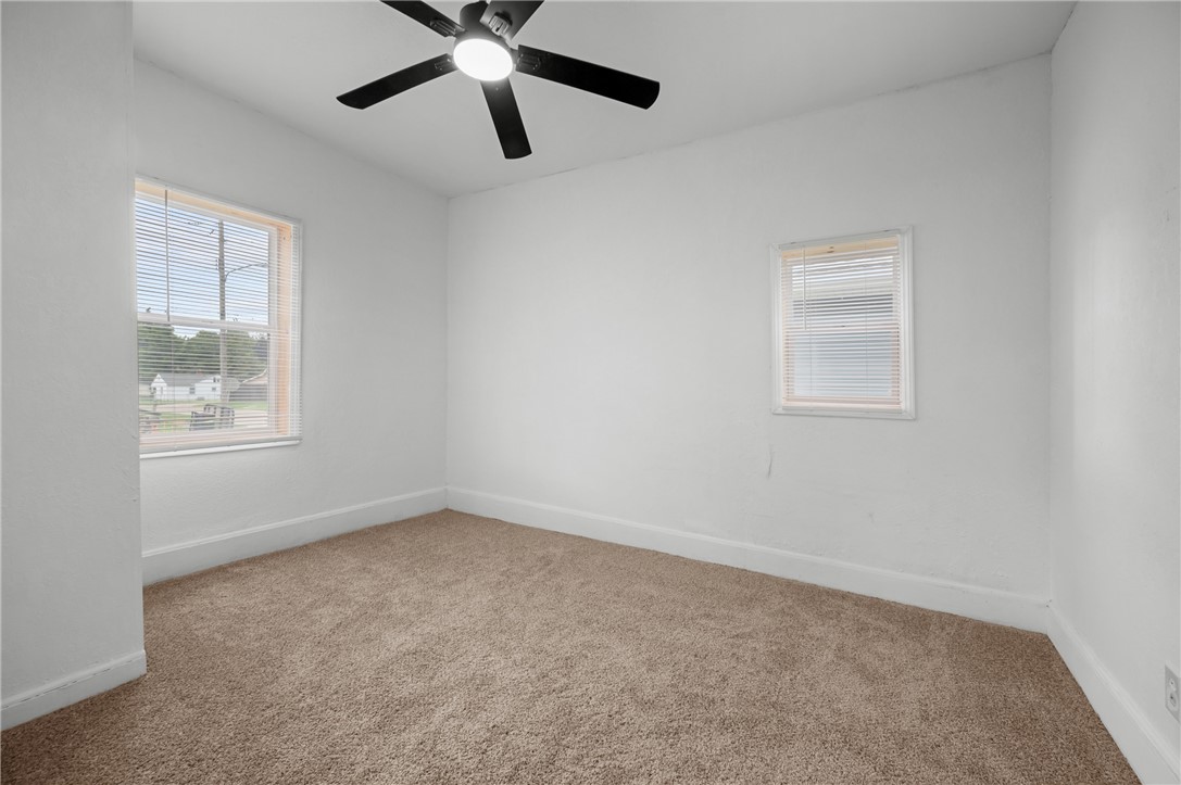 306 E Madison Street Property Photo 10