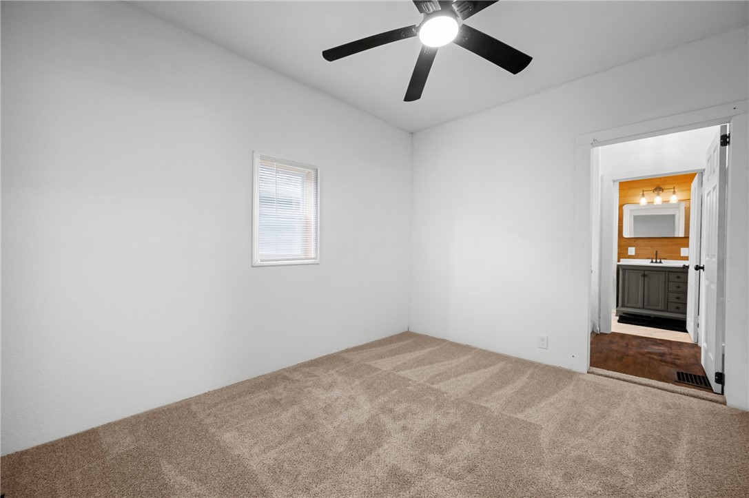 306 E Madison Street Property Photo 18