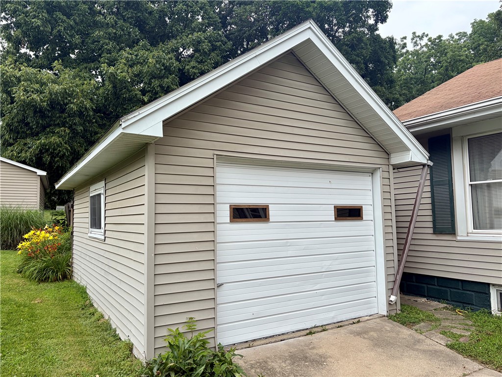 207 S Hickory Street Property Photo 3
