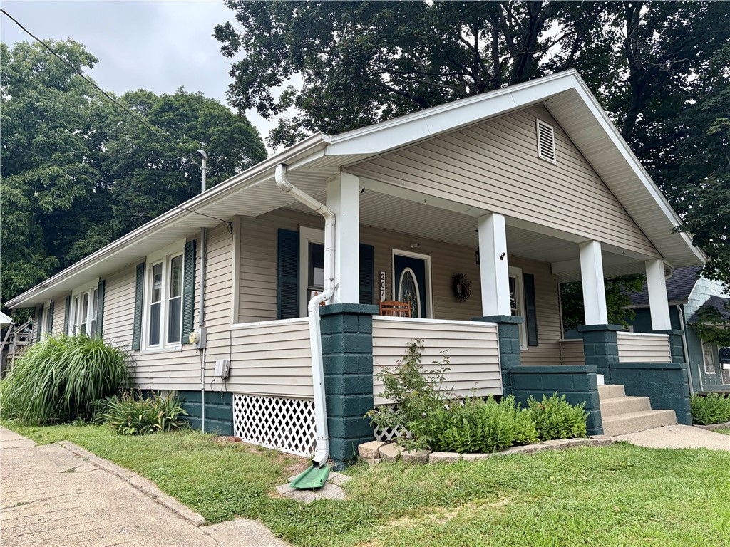 207 S Hickory Street Property Photo 4