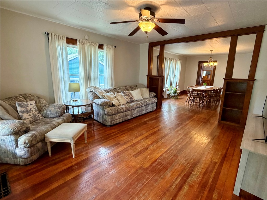 207 S Hickory Street Property Photo 12