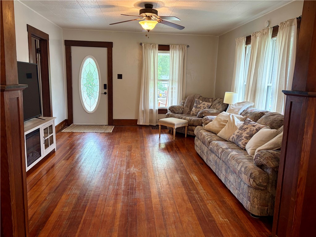 207 S Hickory Street Property Photo 13