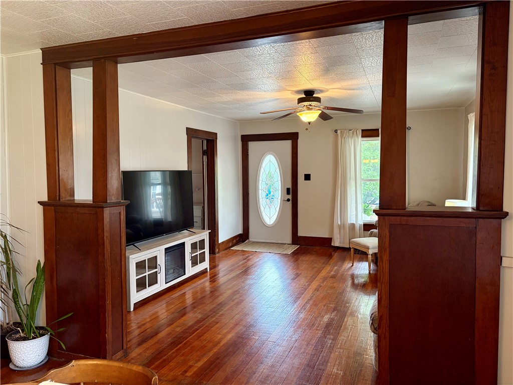 207 S Hickory Street Property Photo 15
