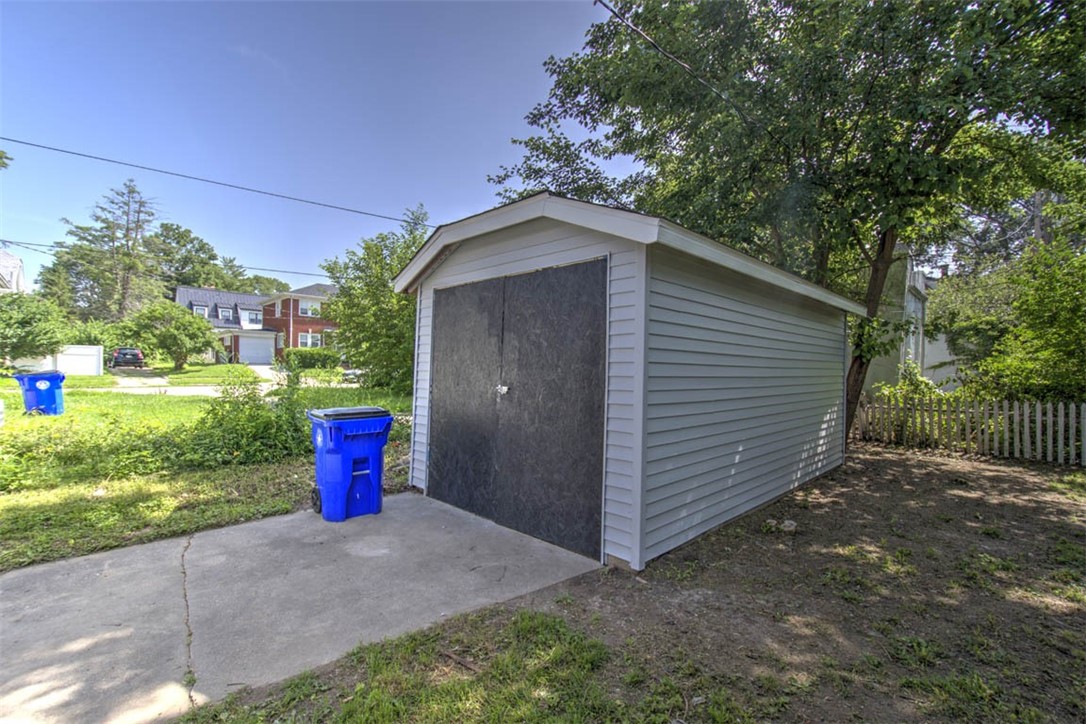 214 S Linden Avenue Property Photo 23