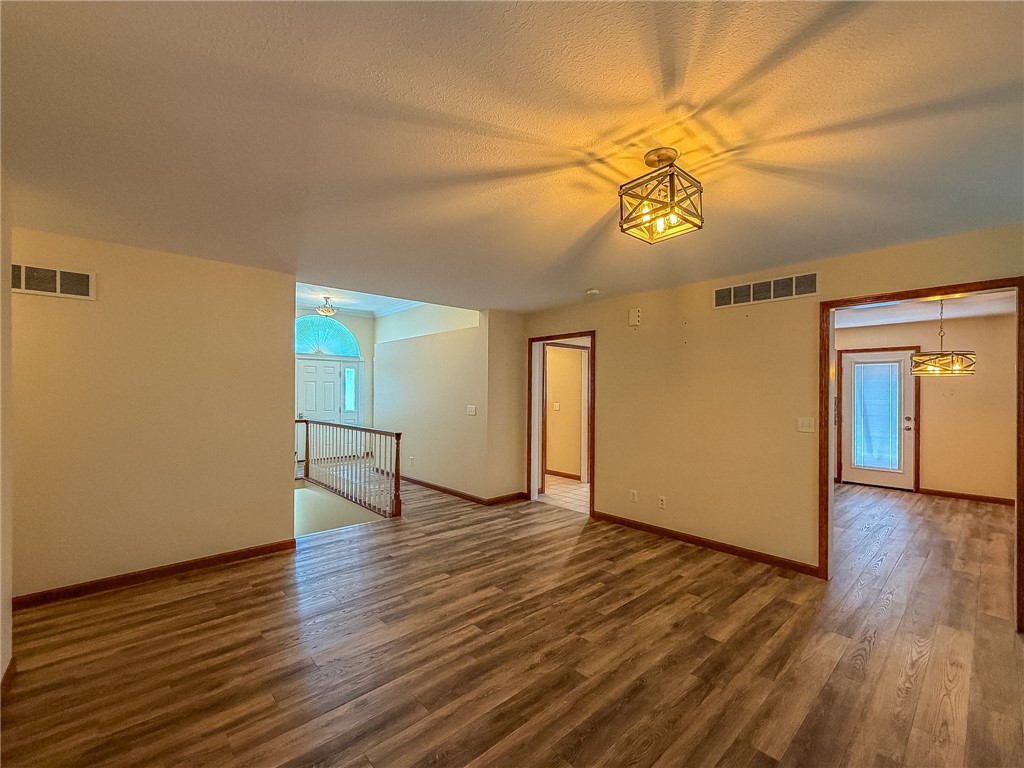 17 Lafayette Meadows Property Photo 6
