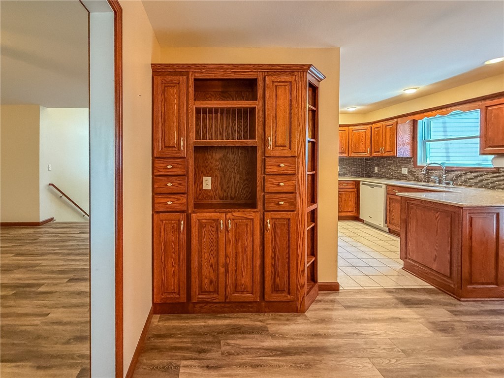 17 Lafayette Meadows Property Photo 8