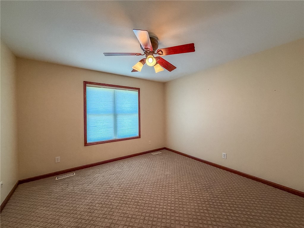 17 Lafayette Meadows Property Photo 20