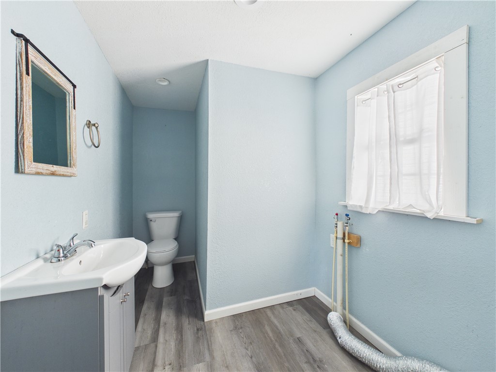 409 S Seminary Street Property Photo 9