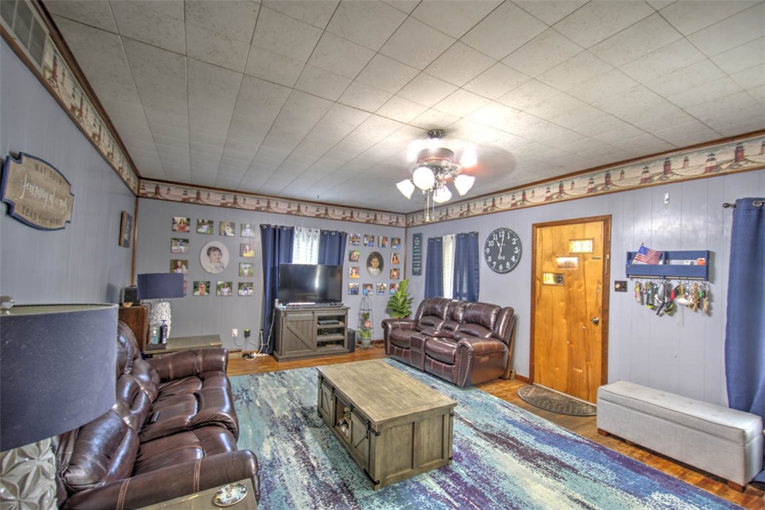 232 Locust Street Property Photo 3