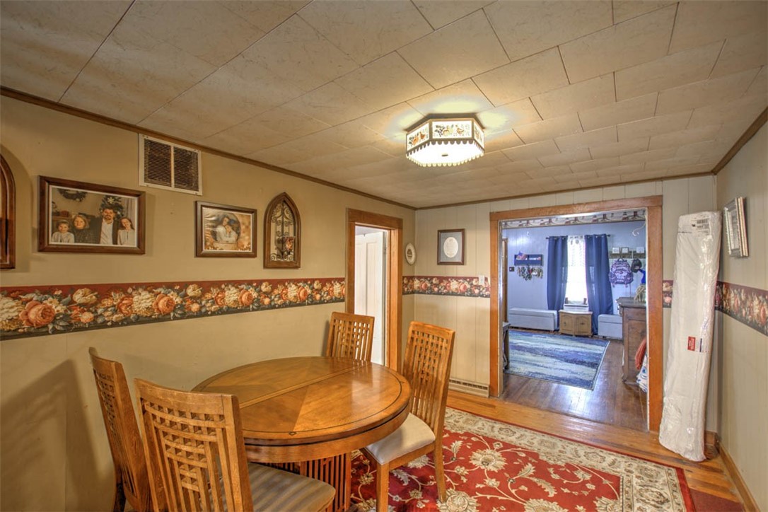 232 Locust Street Property Photo 8