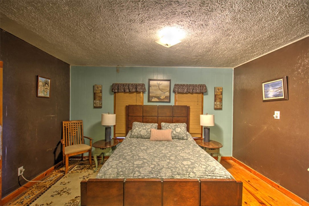 232 Locust Street Property Photo 12