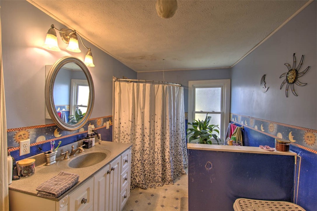 232 Locust Street Property Photo 13