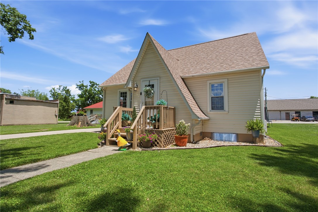 126 2nd Street Property Photo 2