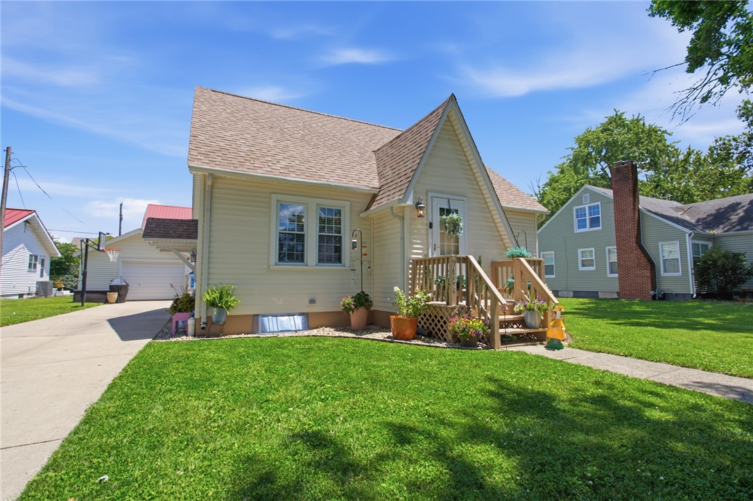 126 2nd Street Property Photo 3