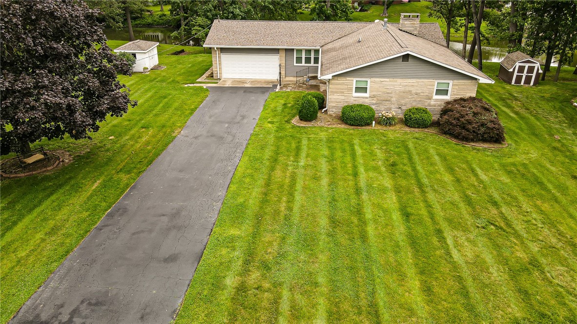 18 Lakewood Drive Property Photo 3