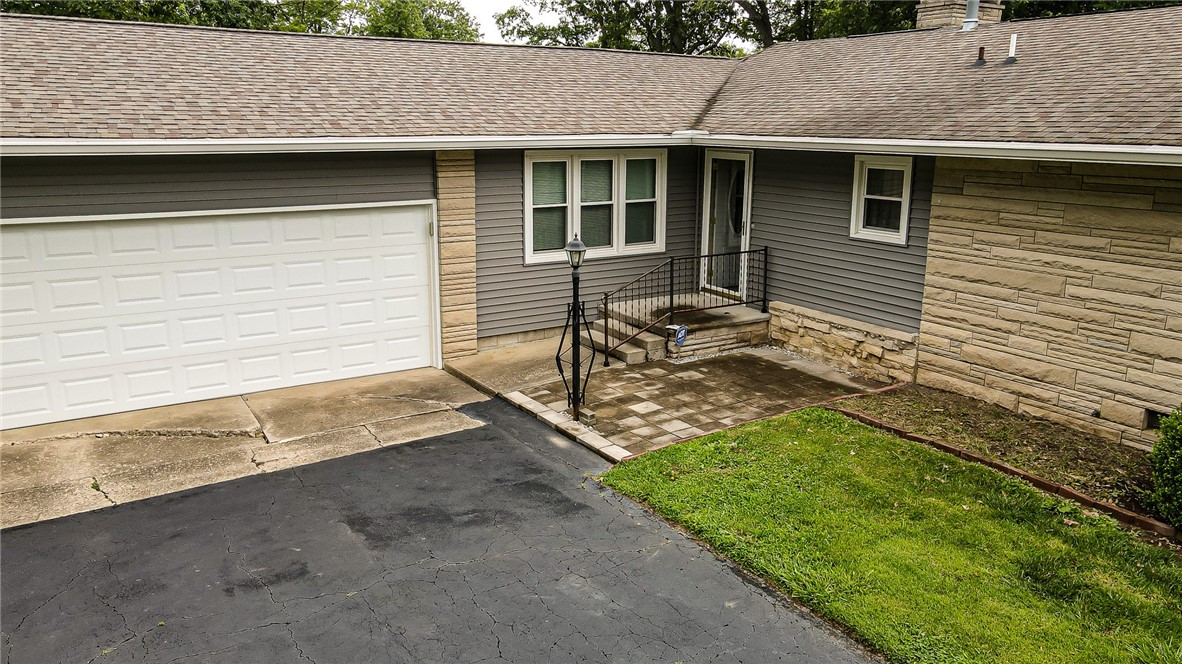 18 Lakewood Drive Property Photo 6