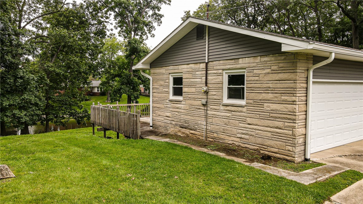 18 Lakewood Drive Property Photo 7