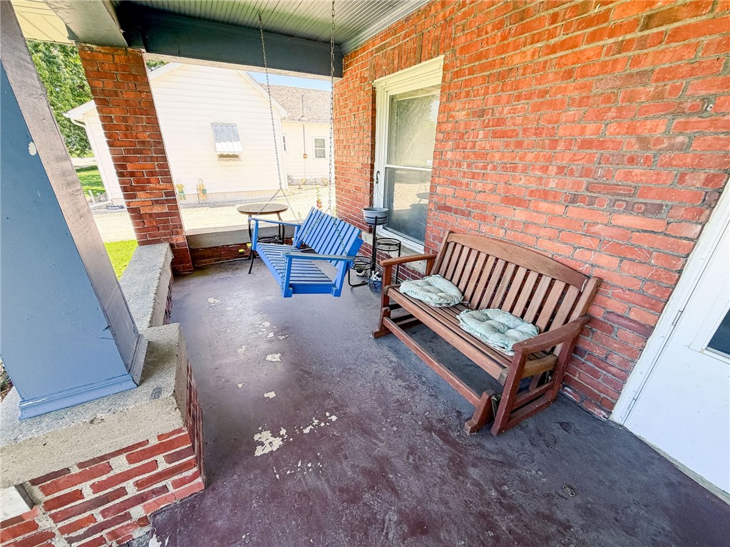 611 E Jackson Avenue Property Photo 4