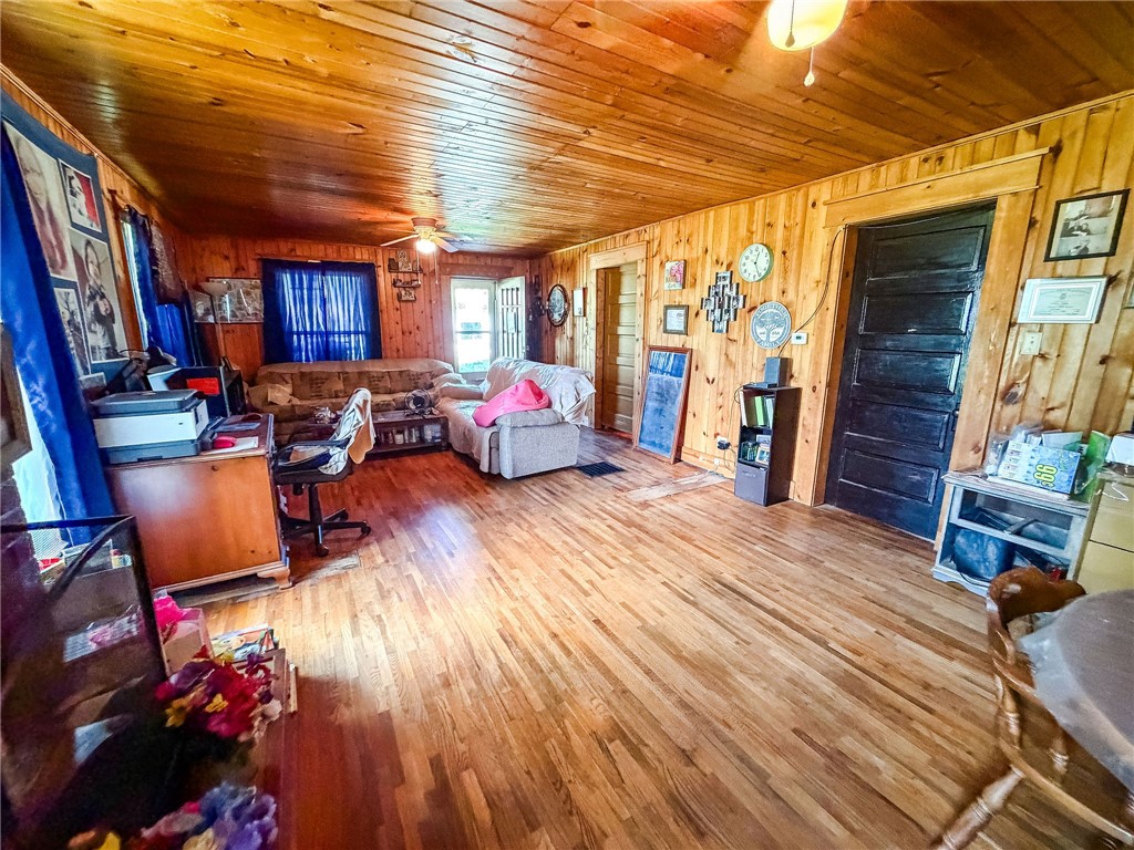 611 E Jackson Avenue Property Photo 5