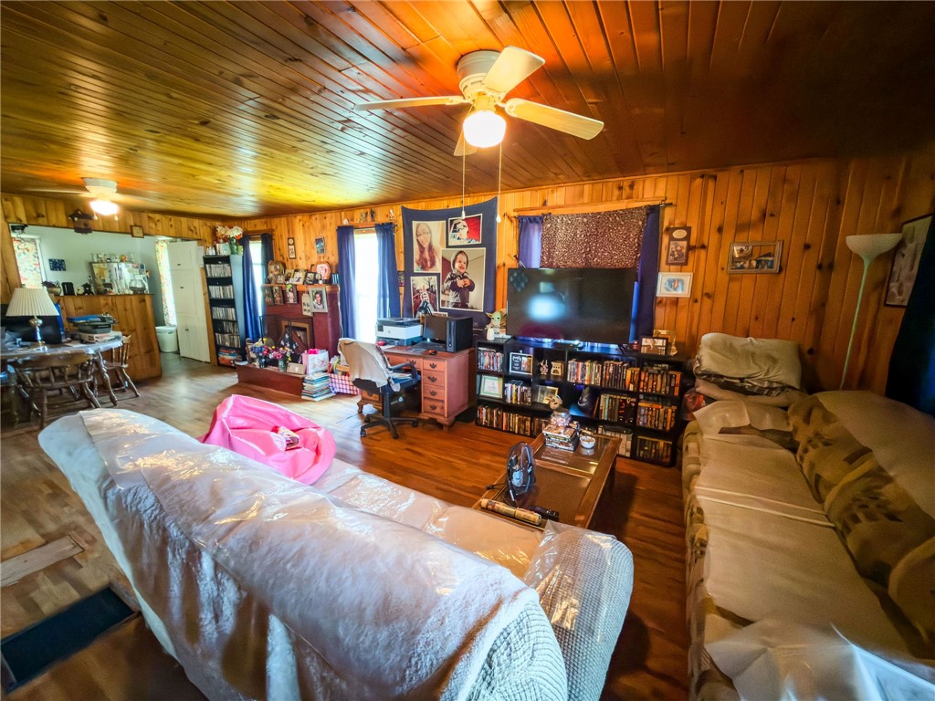611 E Jackson Avenue Property Photo 6